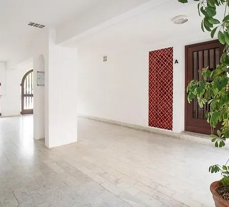 100m De La Apartamento