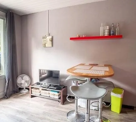 Apartment 100m De La