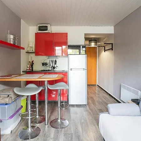 100m De La Apartment